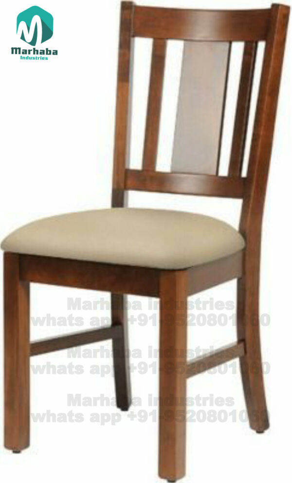 Traditional Round Back Upholstered Chair